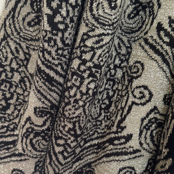 Chico's Black and Gray metallic shimmer Patterned Cardigan size 1 - Picture 6 of 9